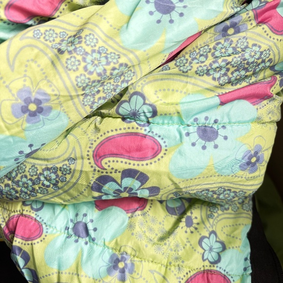 REI sleeping bag, mummy style, single size, zipper and velcro closure - Picture 6 of 8